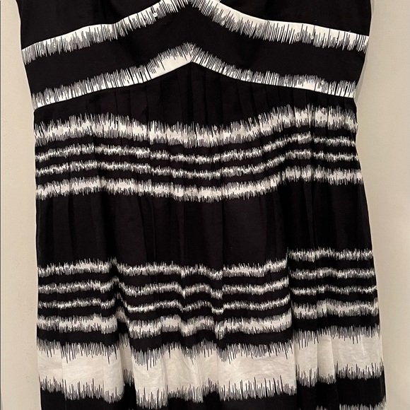 Black and white BCBG Max Aazria dress. Size 4. Perfect party dress. - Picture 7 of 8